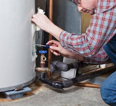Выполнение ремонта водонагревателя Electrolux на дому
